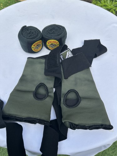 Boxing hand wraps - hand,